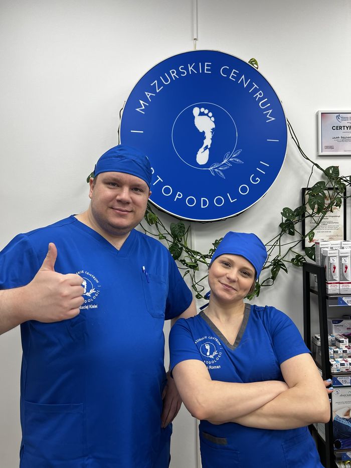 Zespół podochirurgii Mazurskiego Centrum Ortopodologii — Maciej Kisiel i Anna Roman-Świrydowicz